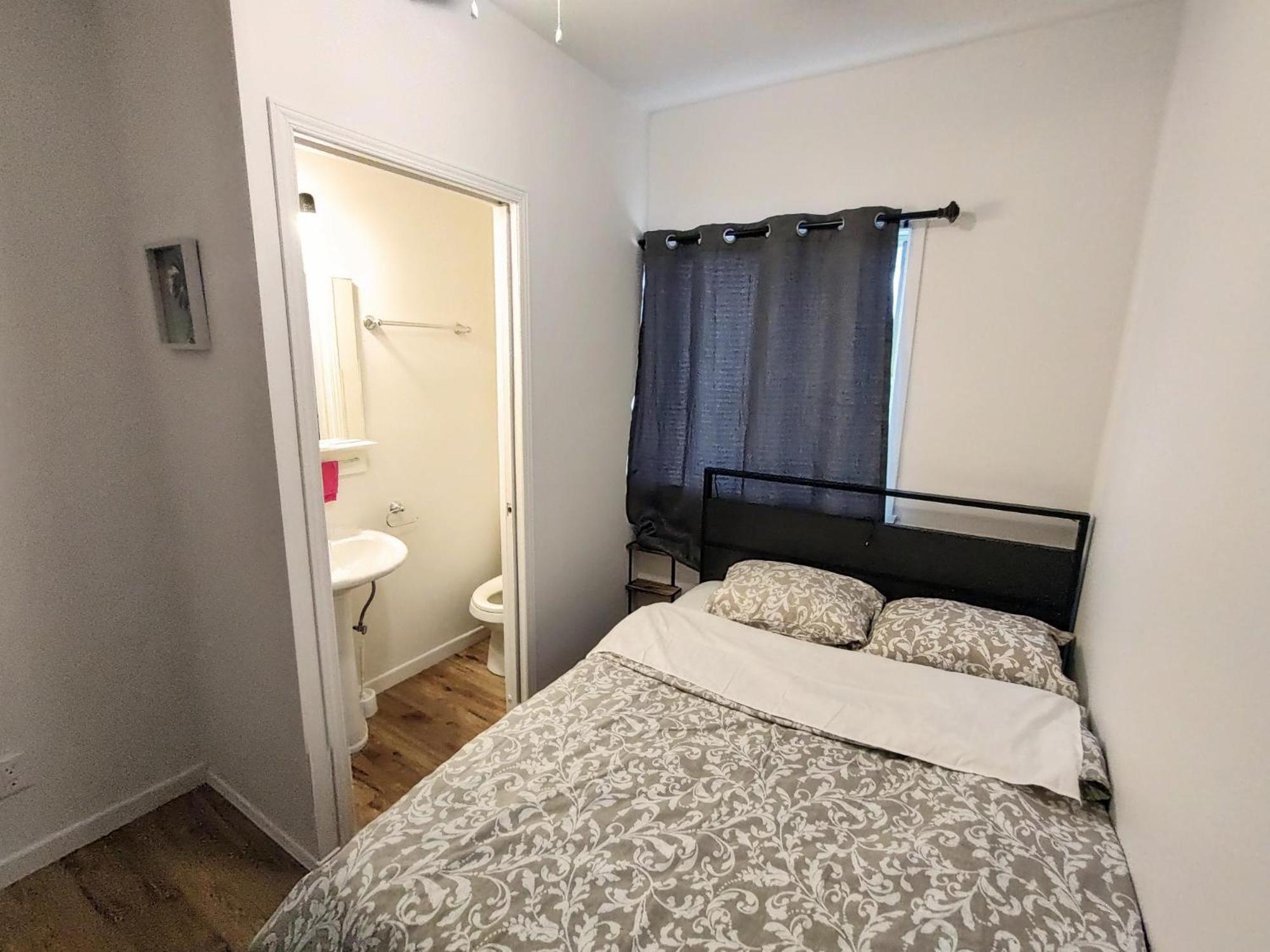 Welcome To Airbnb Saint-Jean-sur-Richelieu Rom bilde