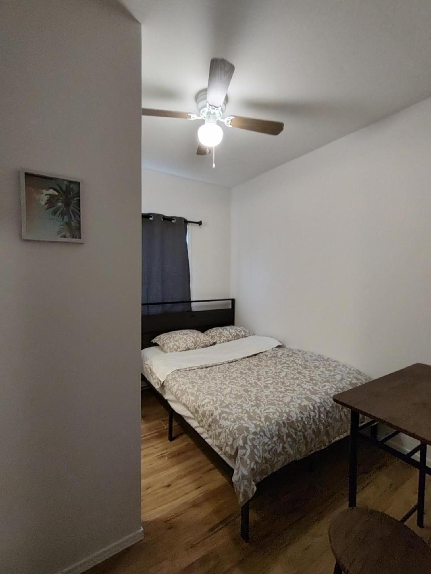 Welcome To Airbnb Saint-Jean-sur-Richelieu Rom bilde